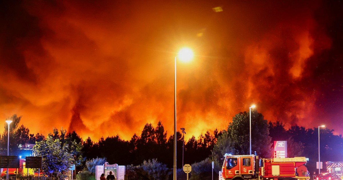 Francia lucha contra incendios devastadores con más de 5.700 muertos en el sur de Europa