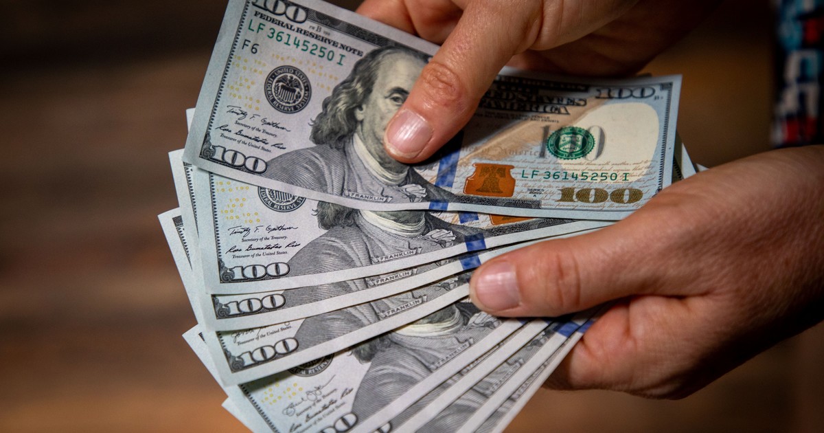 Entidades financieras ofrecerán servicios básicos para cuentas en dólares