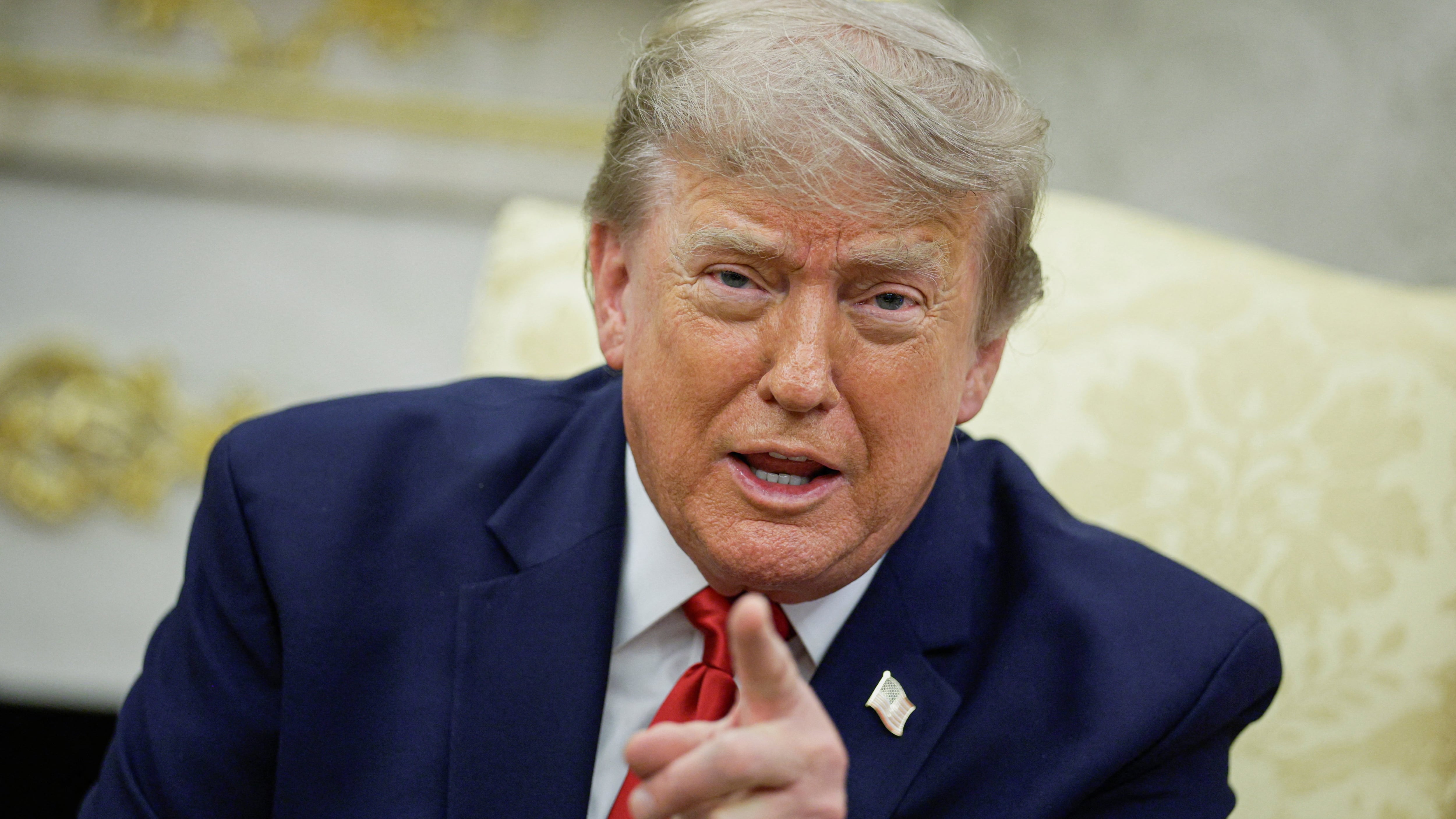Trump admite negociaciones con Irán después de operaciones militares