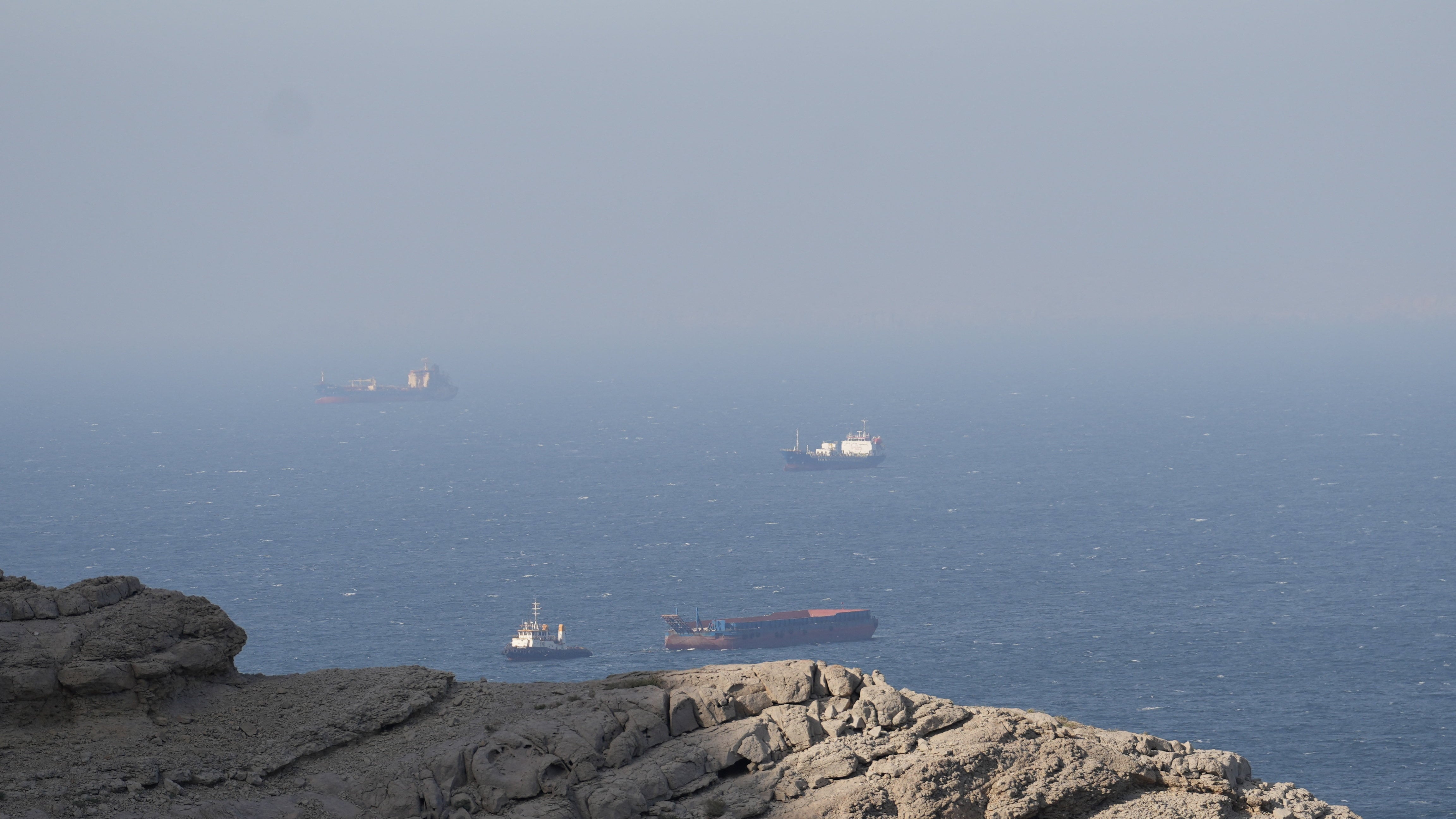 Hutíes niegan cierre del estrecho de Bab al-Mandeb a navieras extranjeras, excepto a Arabi