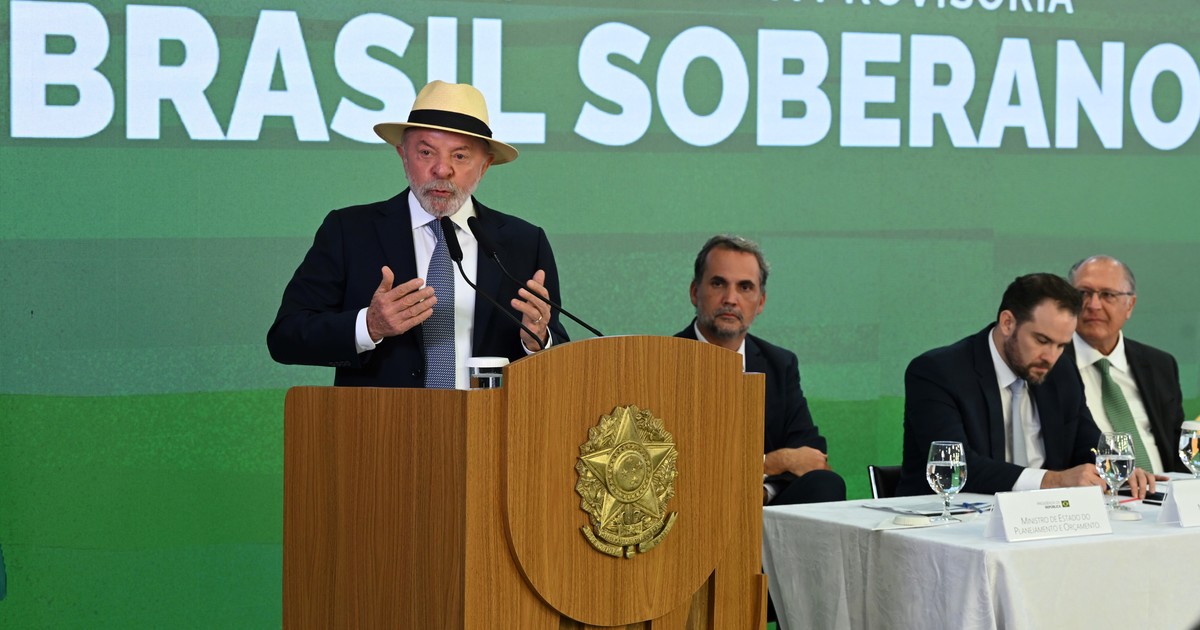 Brasil rechaza visita de funcionarios estadounidenses para revisar voto electrónico, consi