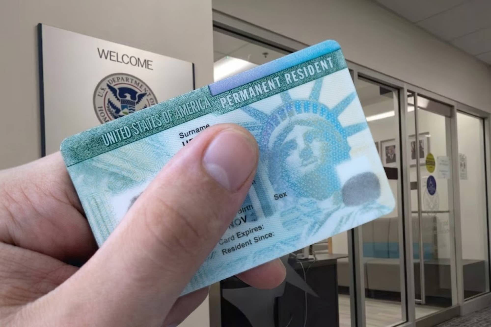 Uscis simplifica trámites de Green Card para cambios de empleador
