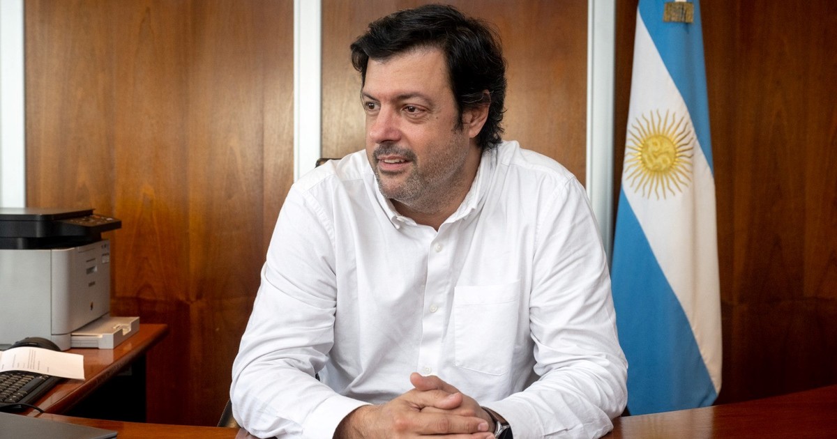 Gobierno remueve a Darío Genua