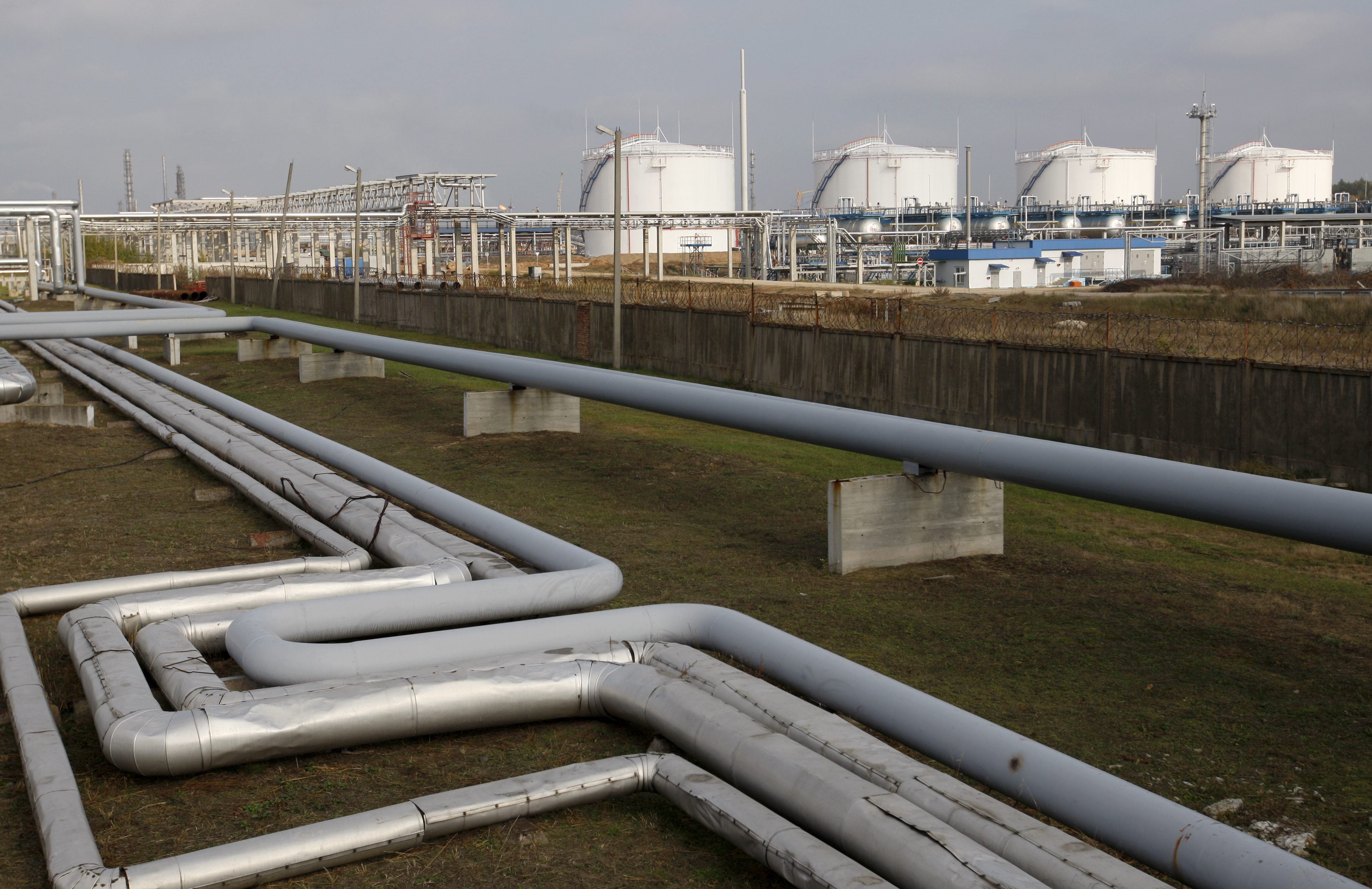 Petróleo: precios caen tras interés de Trump en pacto con Irán