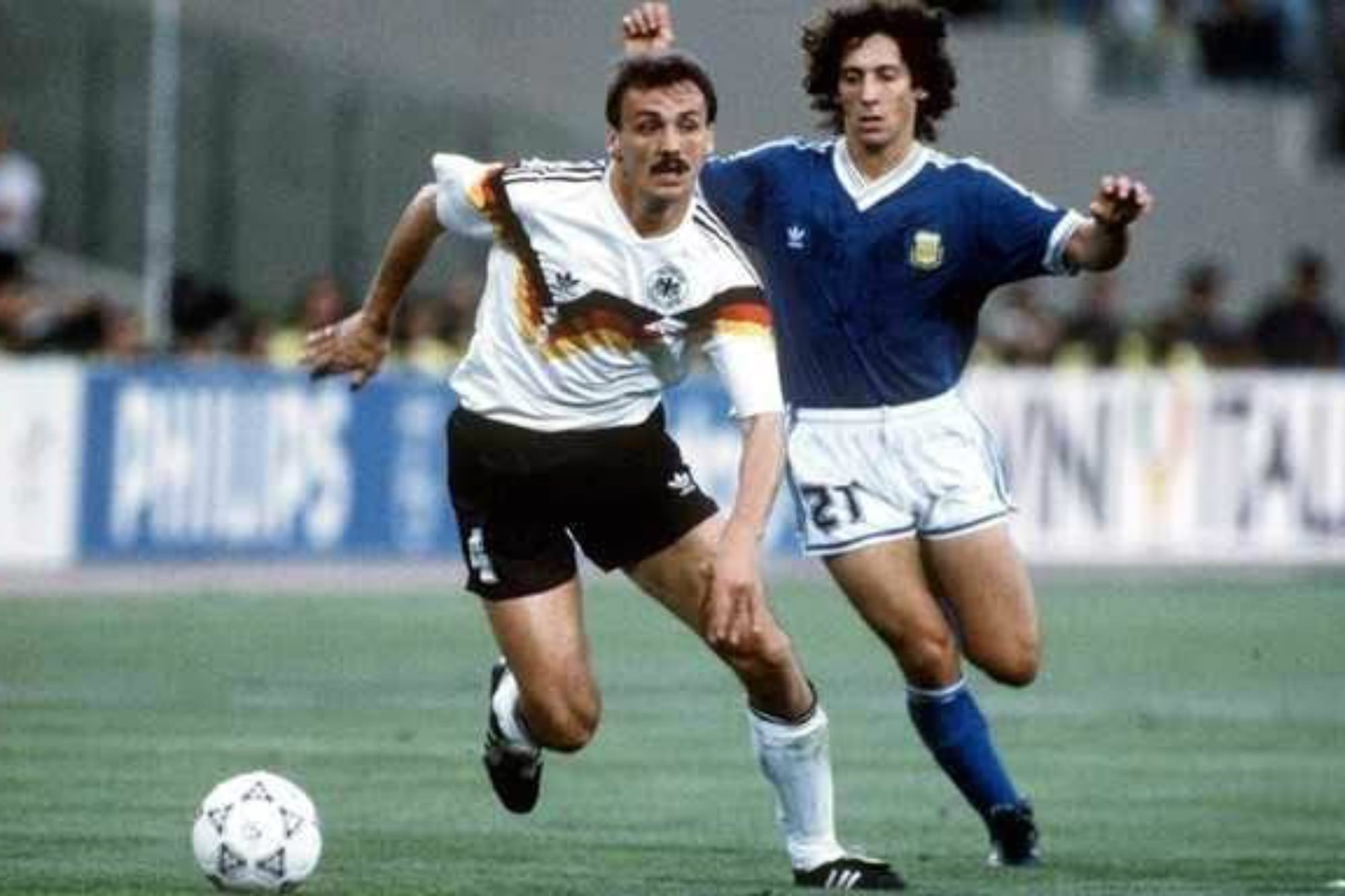 Völler tacha a la Albiceleste de "mal ejemplo" fuera del fútbol