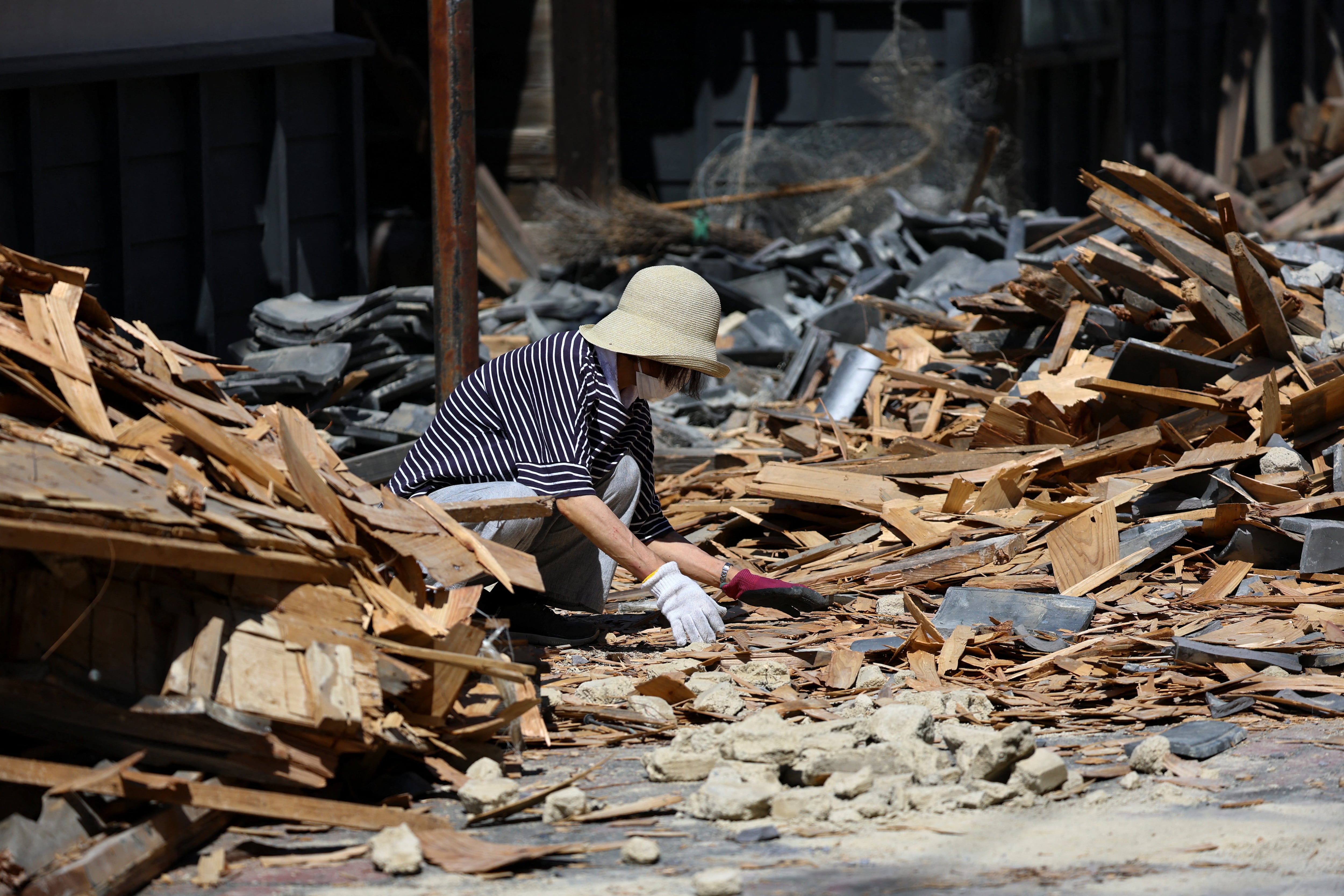 Terremoto en Japón: muertes y daños siguen aumentando