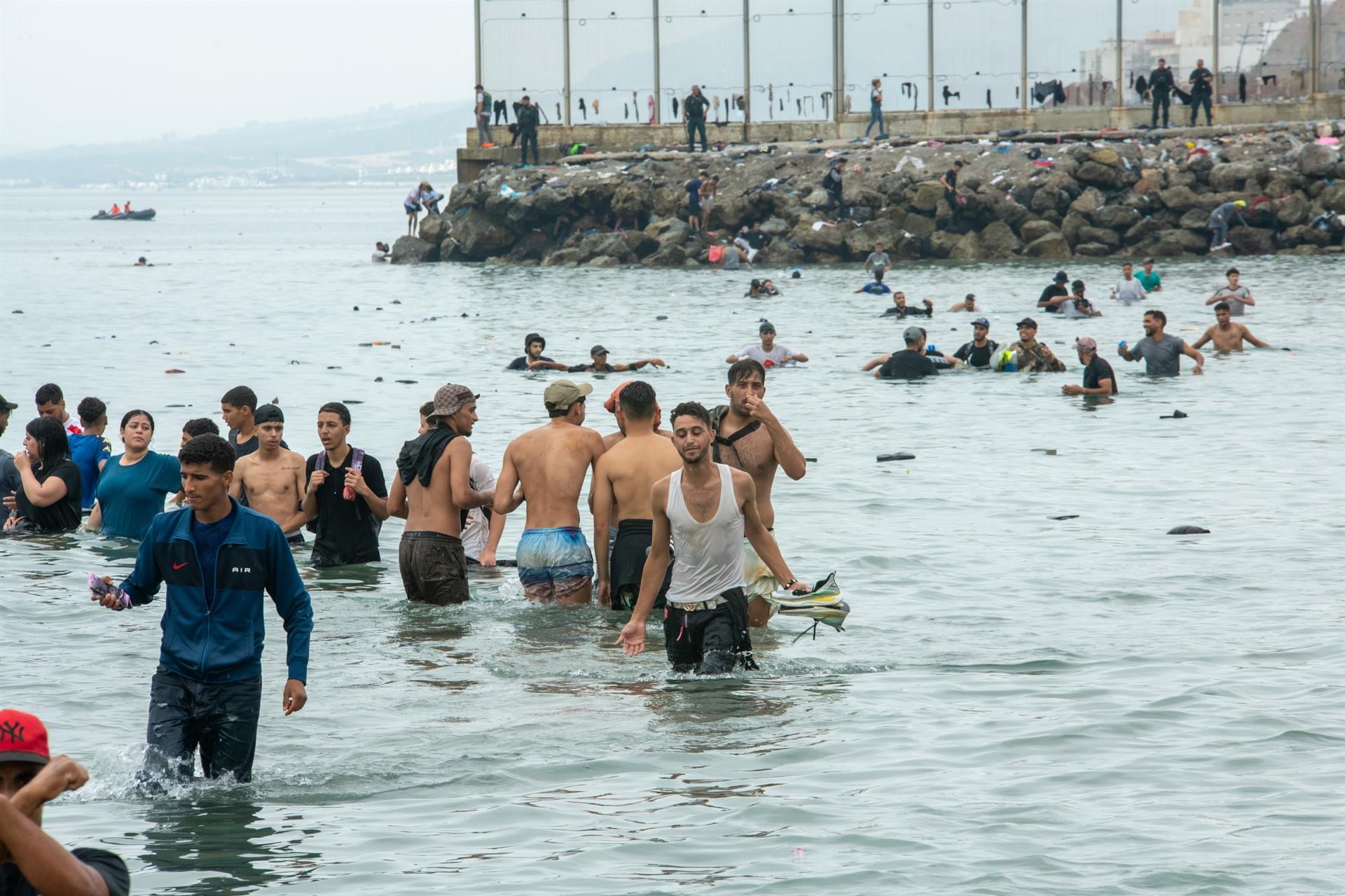 Una argentina en Ceuta denuncia colapso migratorio: "Las calles están tomadas