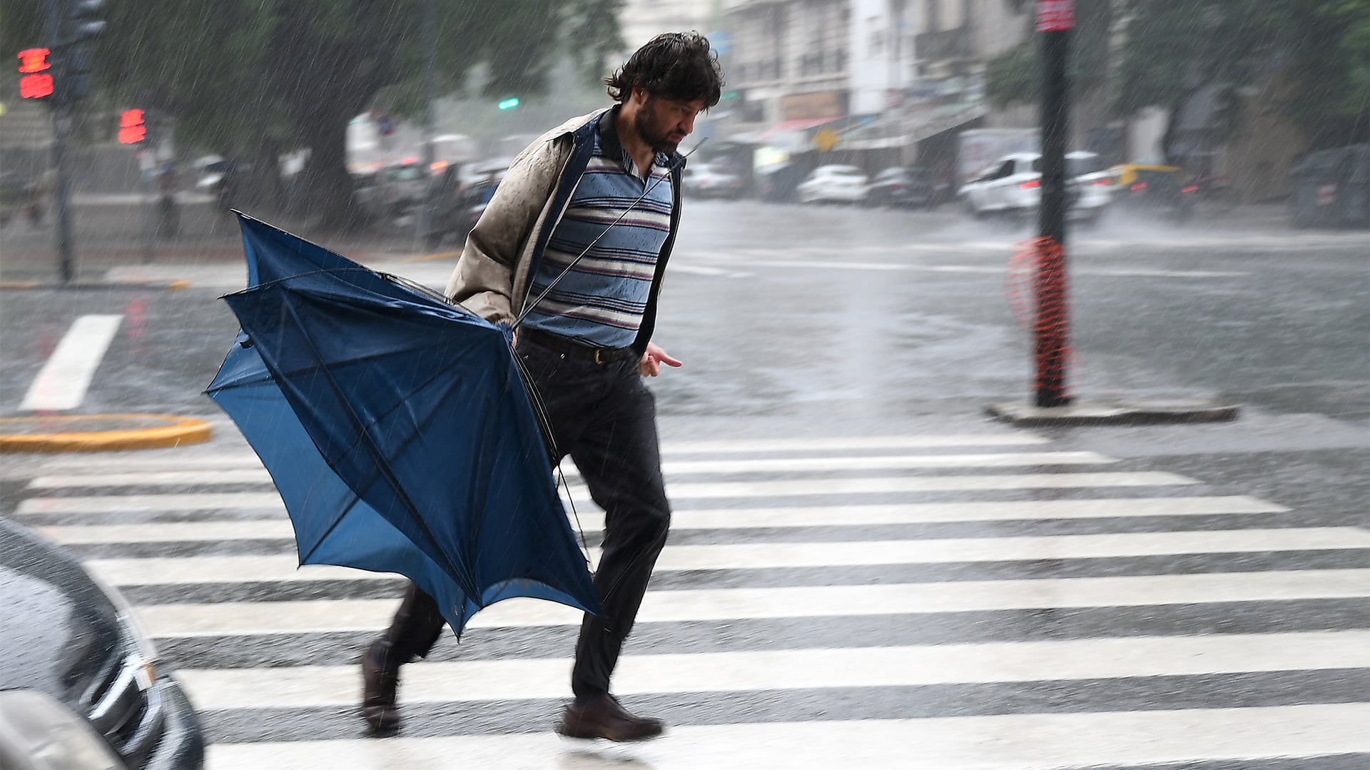 Servicio Meteorológico Nacional mantiene advertencias por tormentas y vientos fuertes en e