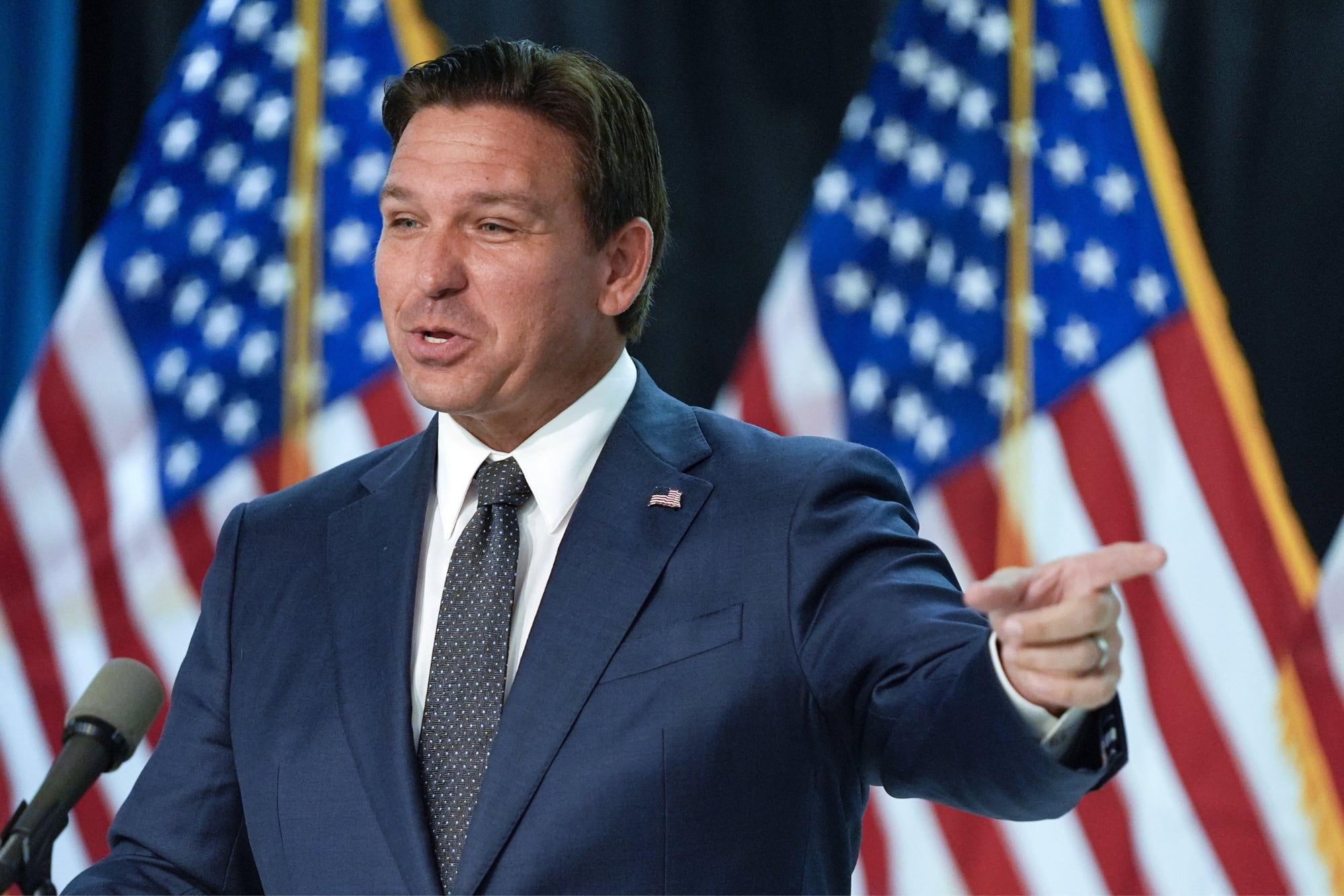 Ron DeSantis lidera las encuestas presidenciales republicanas de 2028