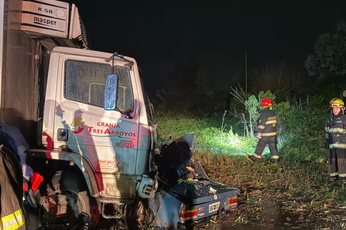 Choque fatal en Exaltación de la Cruz: siete muertos en accidente durante tormenta.