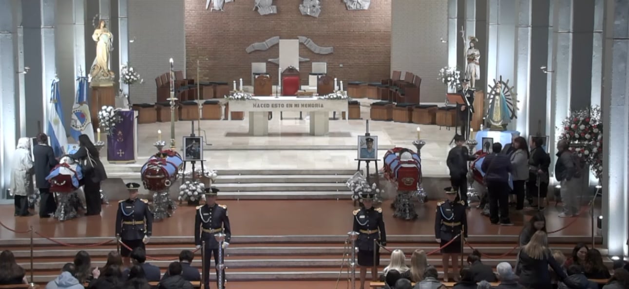 Despiden a las víctimas del helicóptero en San Juan en la Catedral Metropolitana