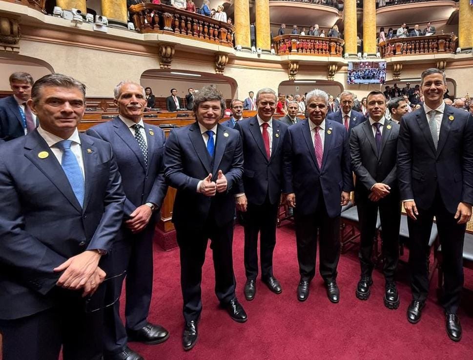 Milei busca consolidar influencia regional con alianzas regionales y brasileras