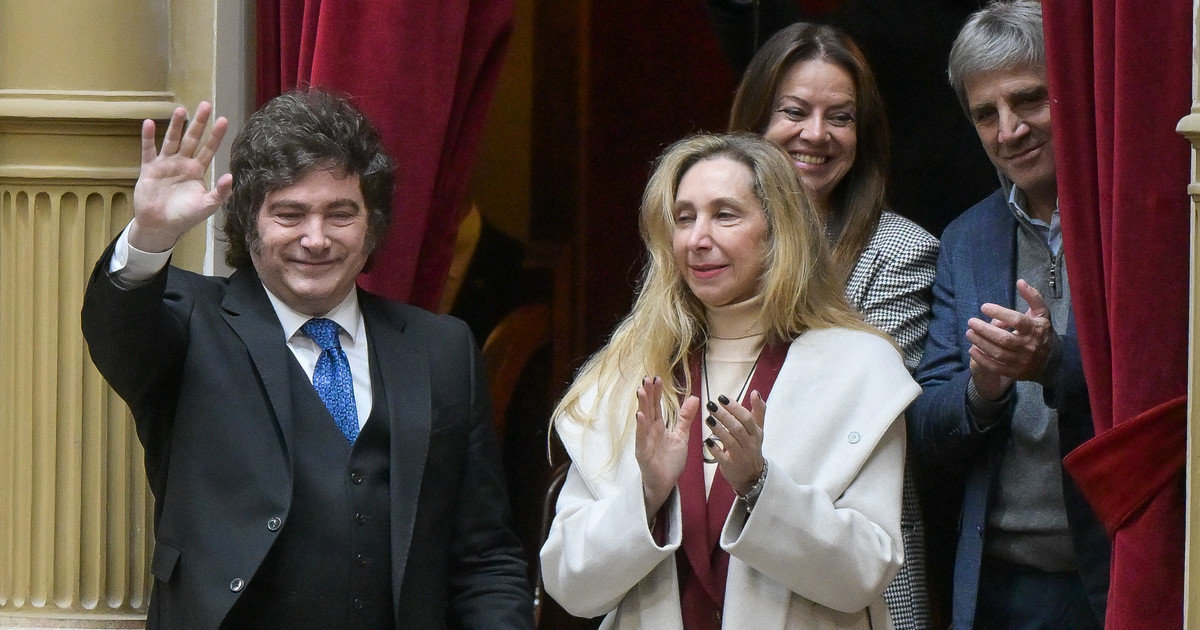 Milei y el Gobierno se enfrentan en dos frentes: tierras extranjeras y sanciones docentes