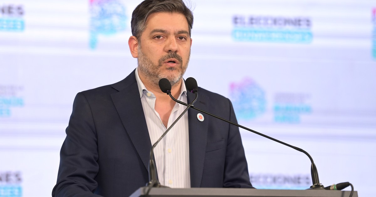 Kicillof consulta a IA sobre acusación de 'terroristas disfrazados' en universidades