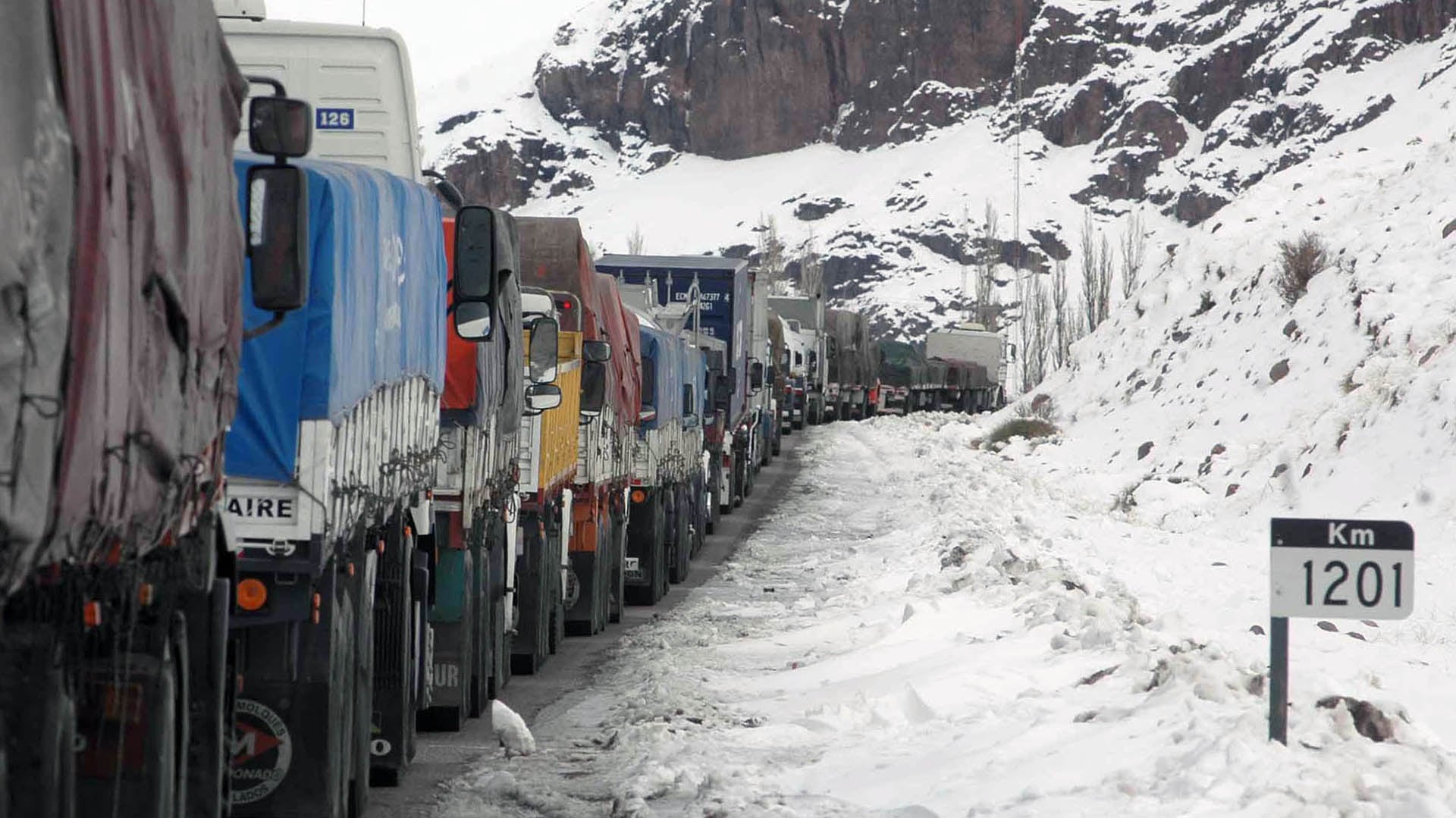 Frontera con Chile sigue cerrada por niebla desde 20 días