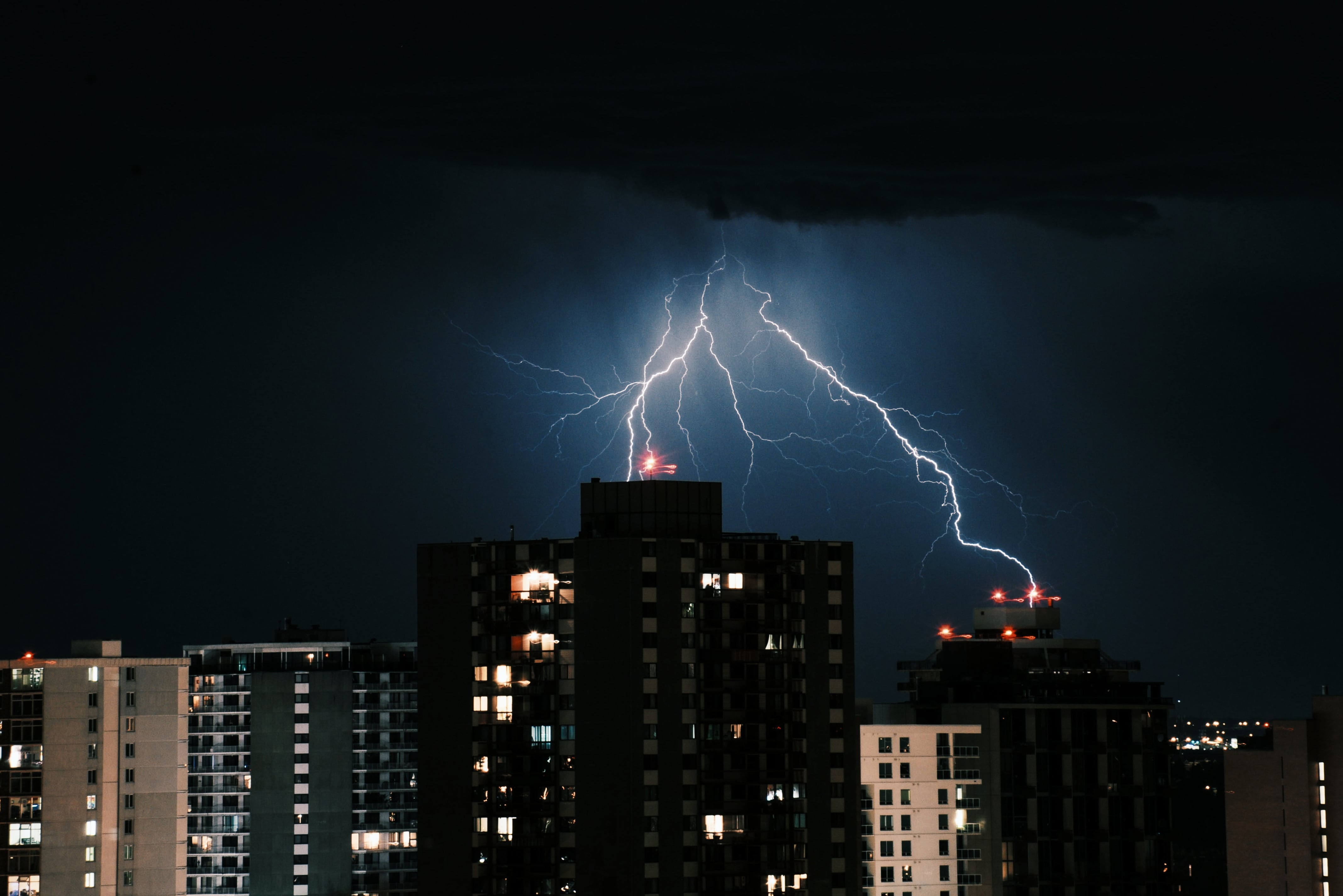 Tormentas y cambios climáticos se avecinan en la región