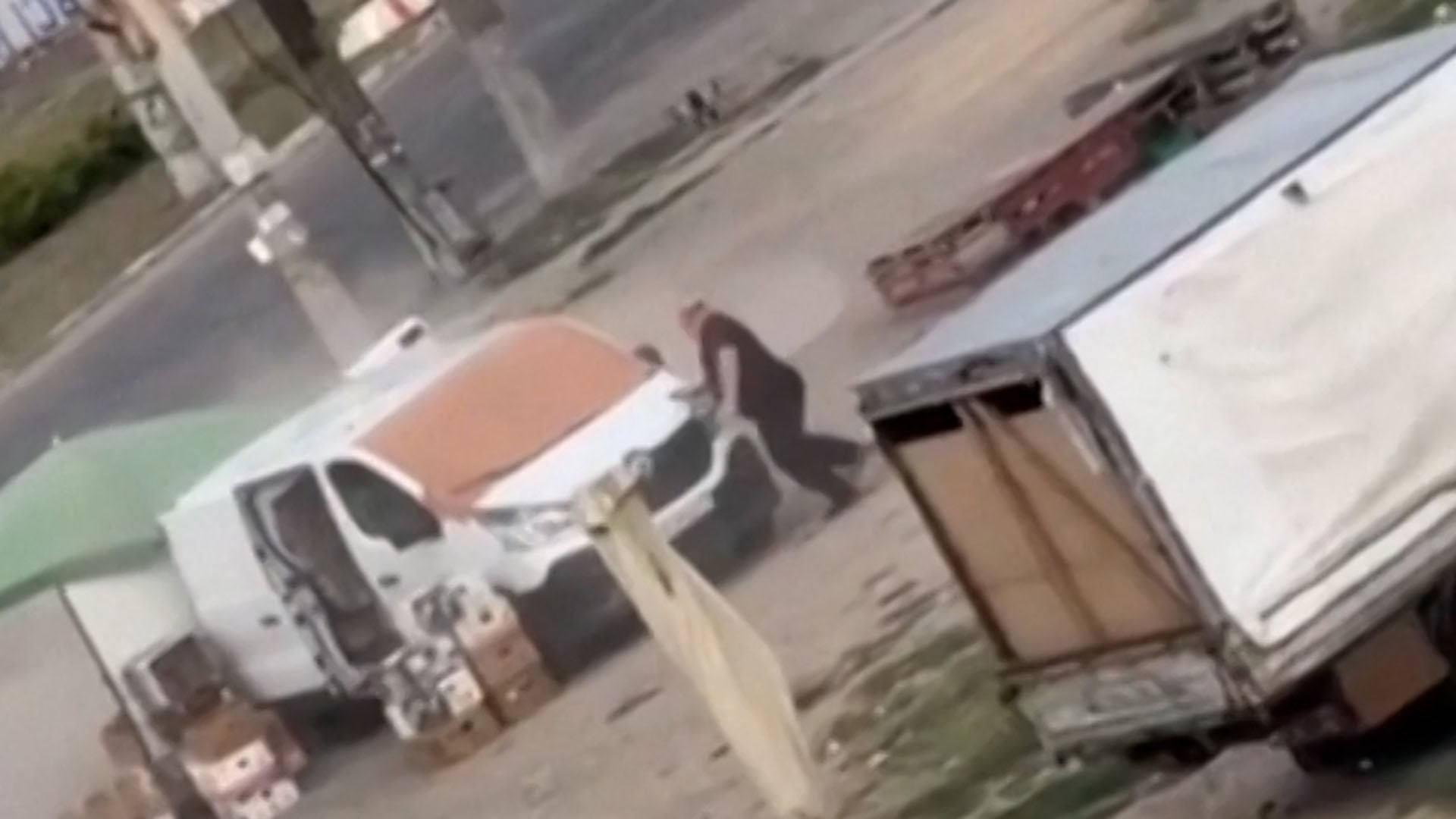 Ucrania difundió un video de ataque con dron ruso contra un civil y lo denunció como crime