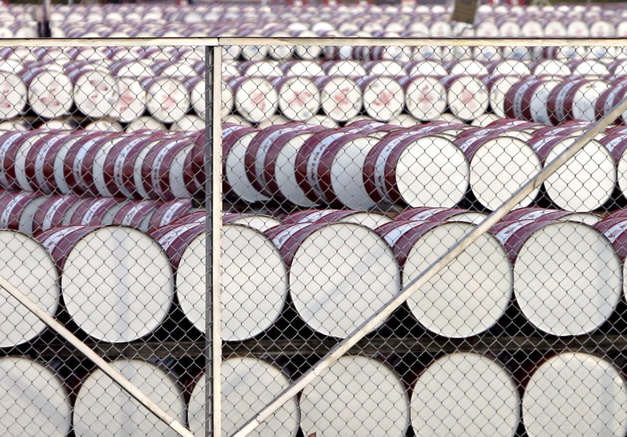 Petróleo cae 5% por avance en negociaciones entre EE.UU. e Irán