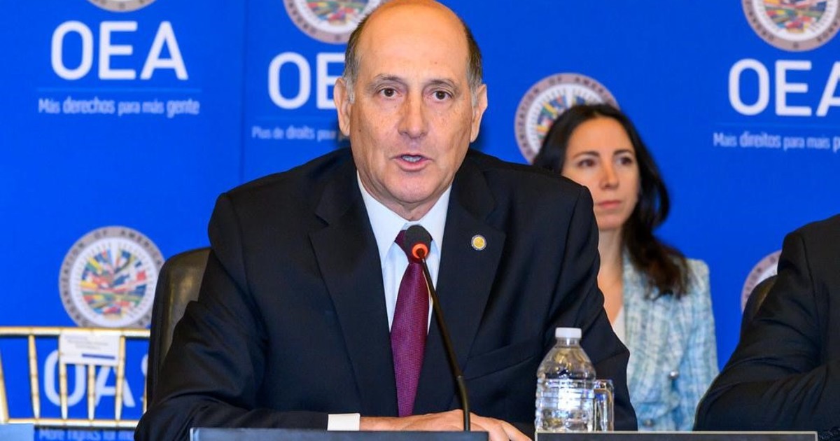 Argentina y Brasil cortan relaciones: Embajador argentino regresa a Buenos Aires.