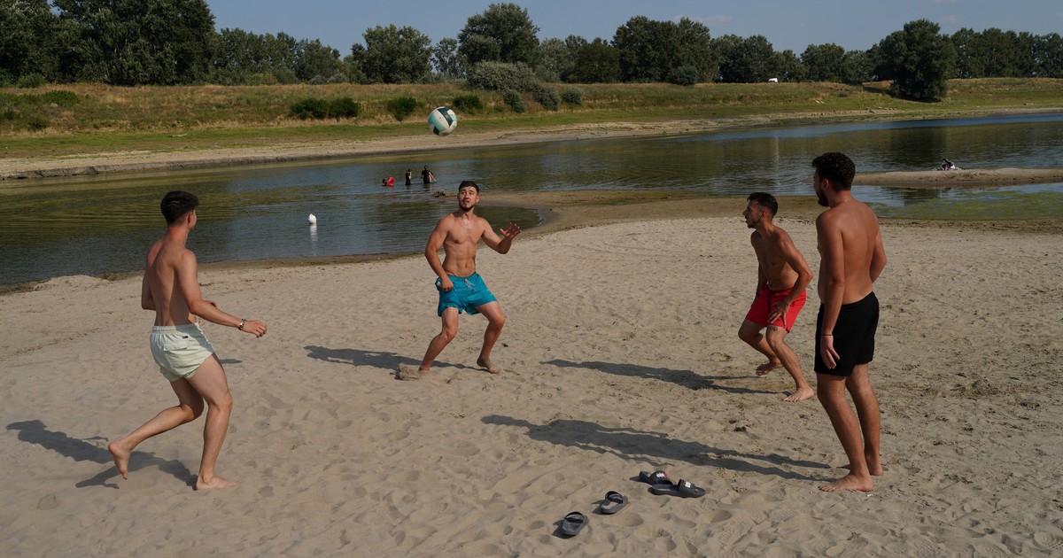 Ola de calor golpea Italia, Austria y Eslovaquia con récords de calor.