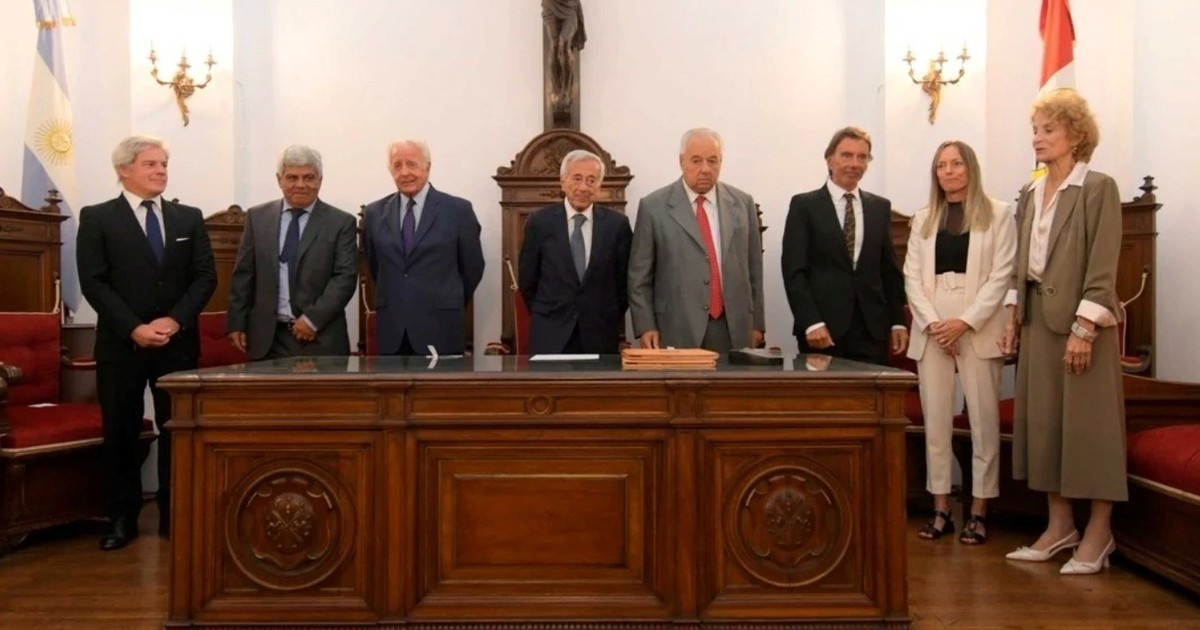 Corte de Santa Fe declara inconstitucional límite a jubilaciones de privilegio