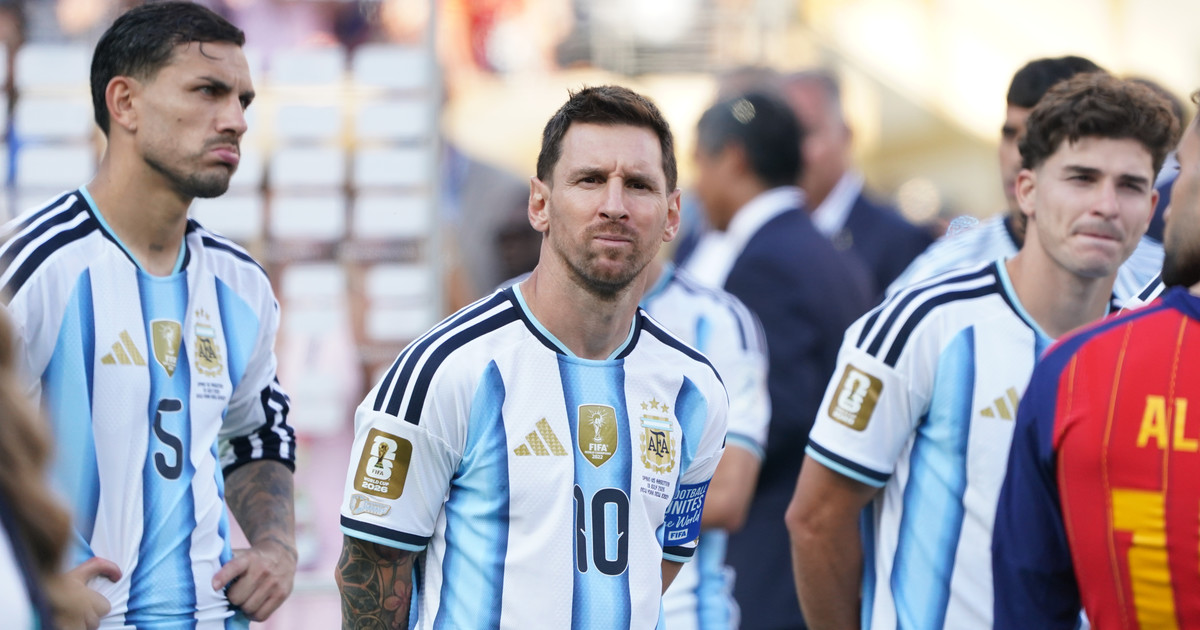 Paredes acompañará a Messi en Rosario después de expresar solidaridad con el capitán.