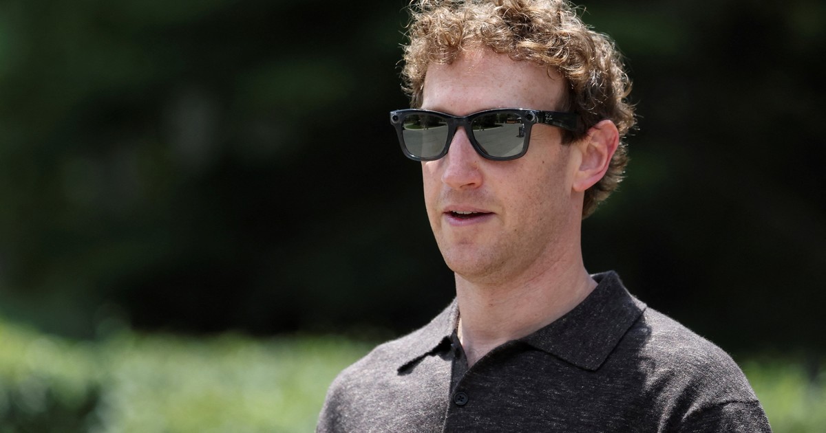 Zuckerberg niega no ayudar a barco en peligro en Alaska