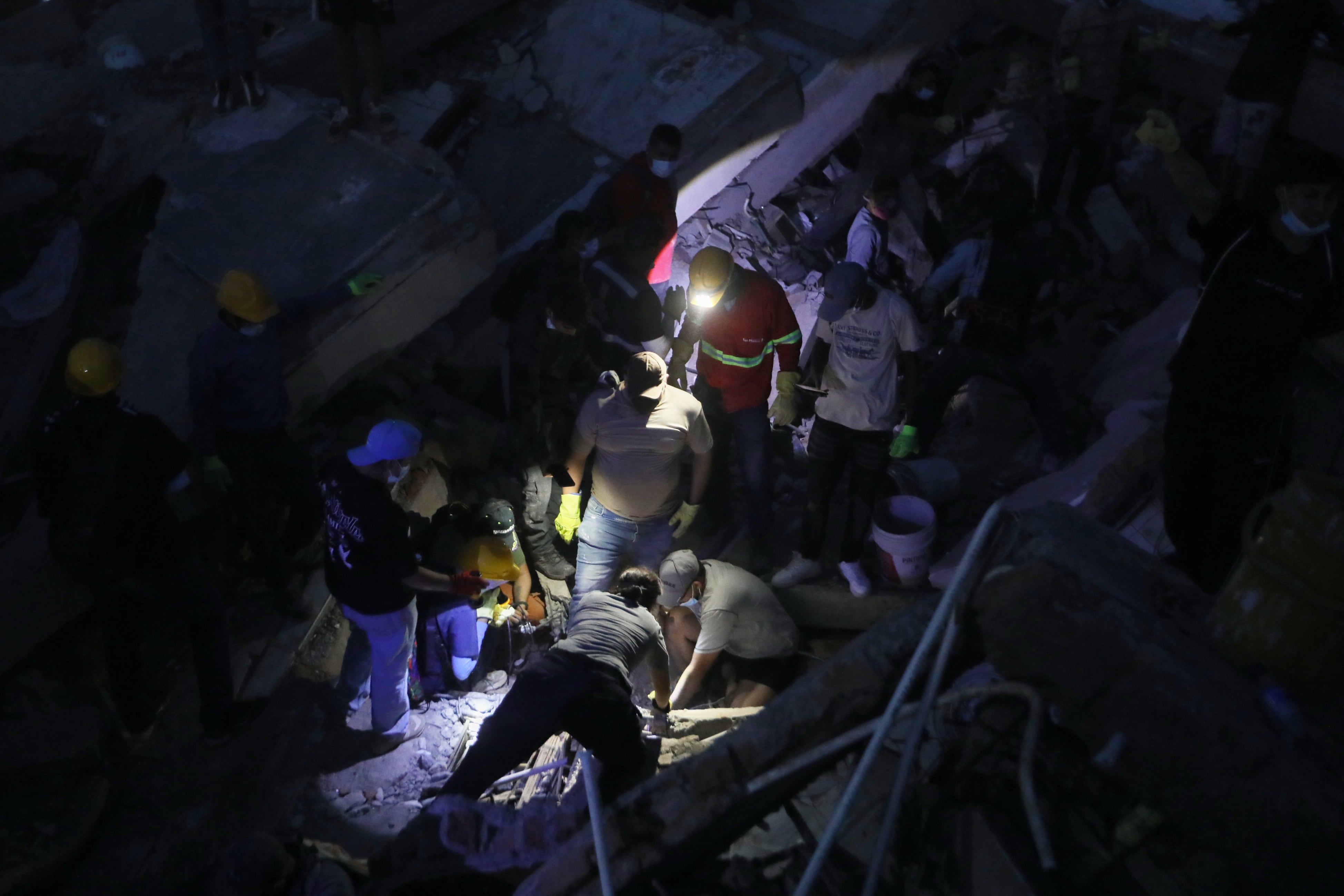 Terremoto en Colombia mata a 132 personas