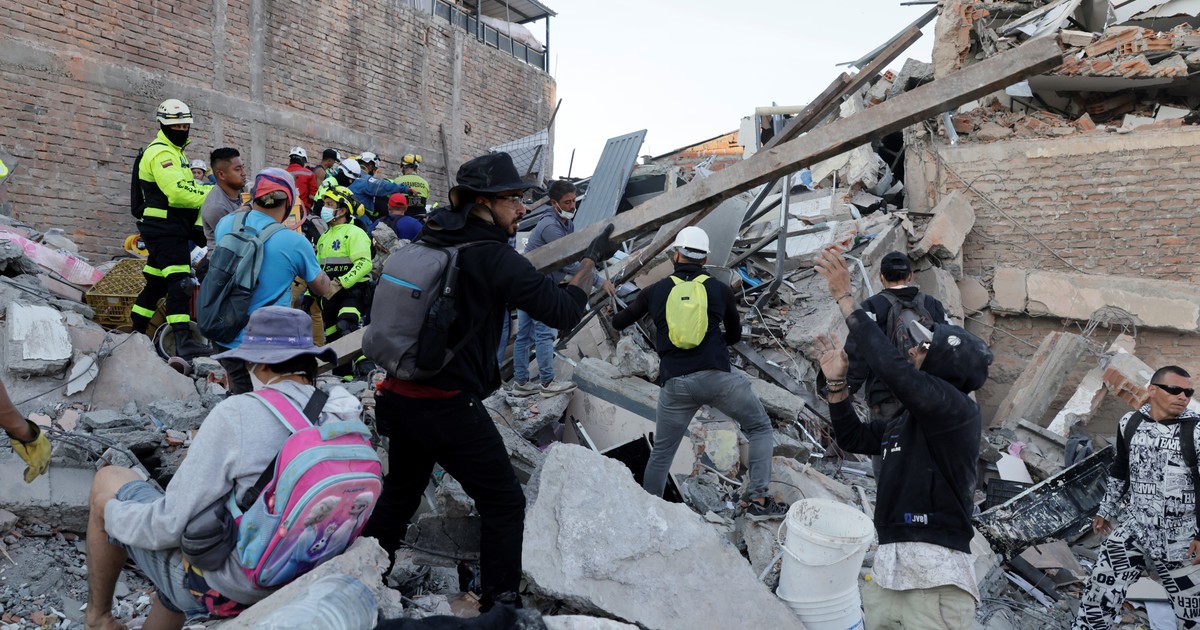 Colombia declara emergencia nacional tras sismo devastador con más de 160 muertos.
