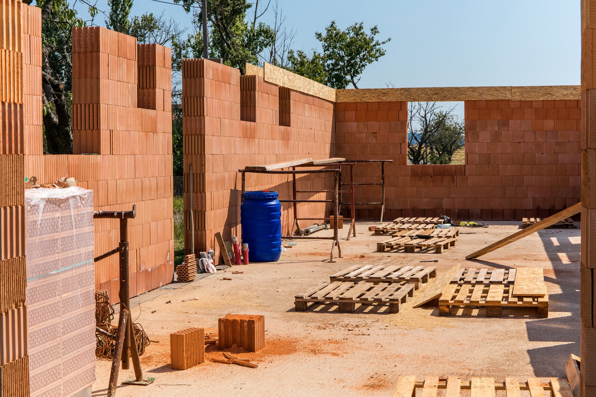 Costos de construcción aumentan en agosto: ¿cómo afecta a los propietarios?