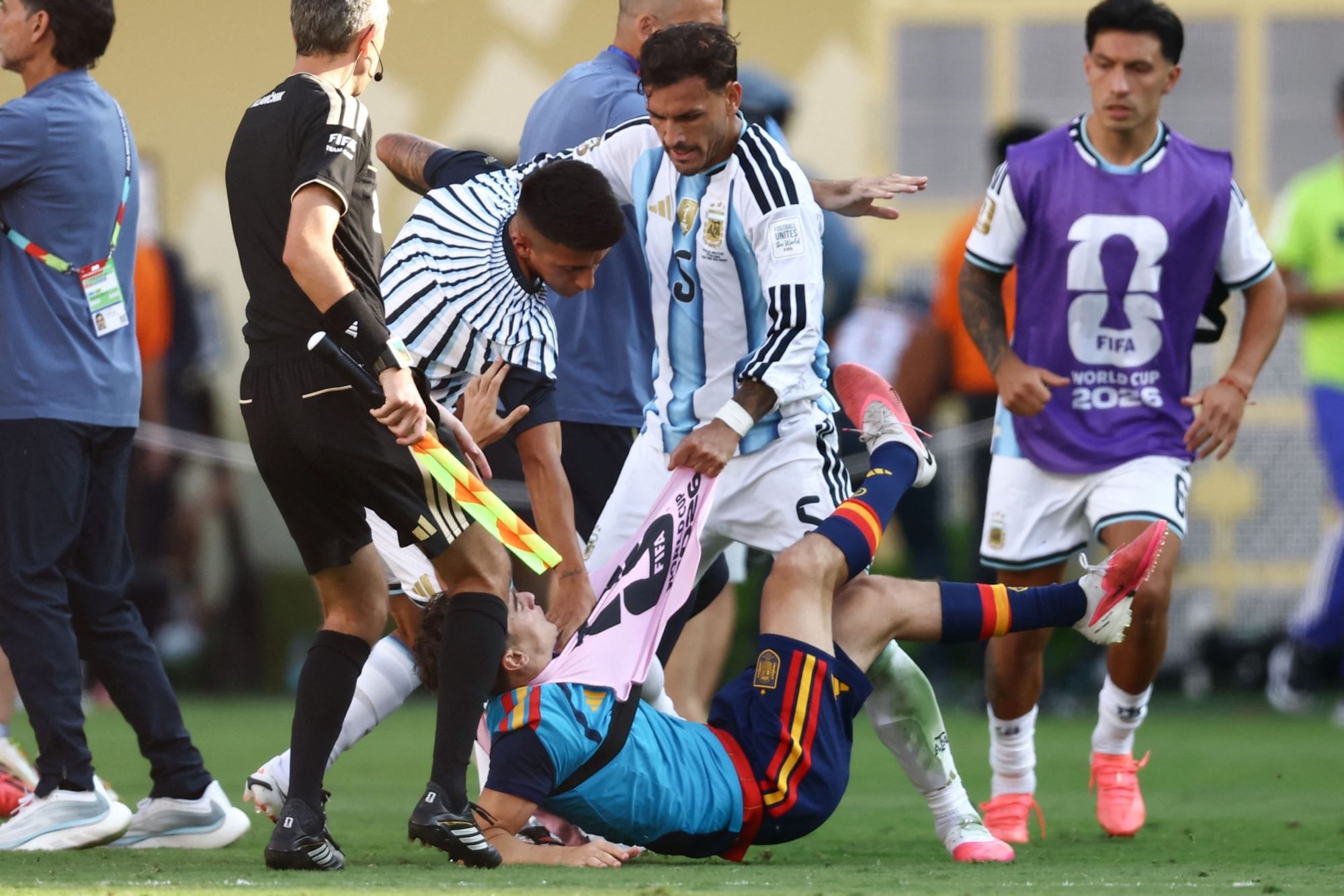 FIFA sanciona a Argentina por incidentes en el Mundial y la bandera de Malvinas