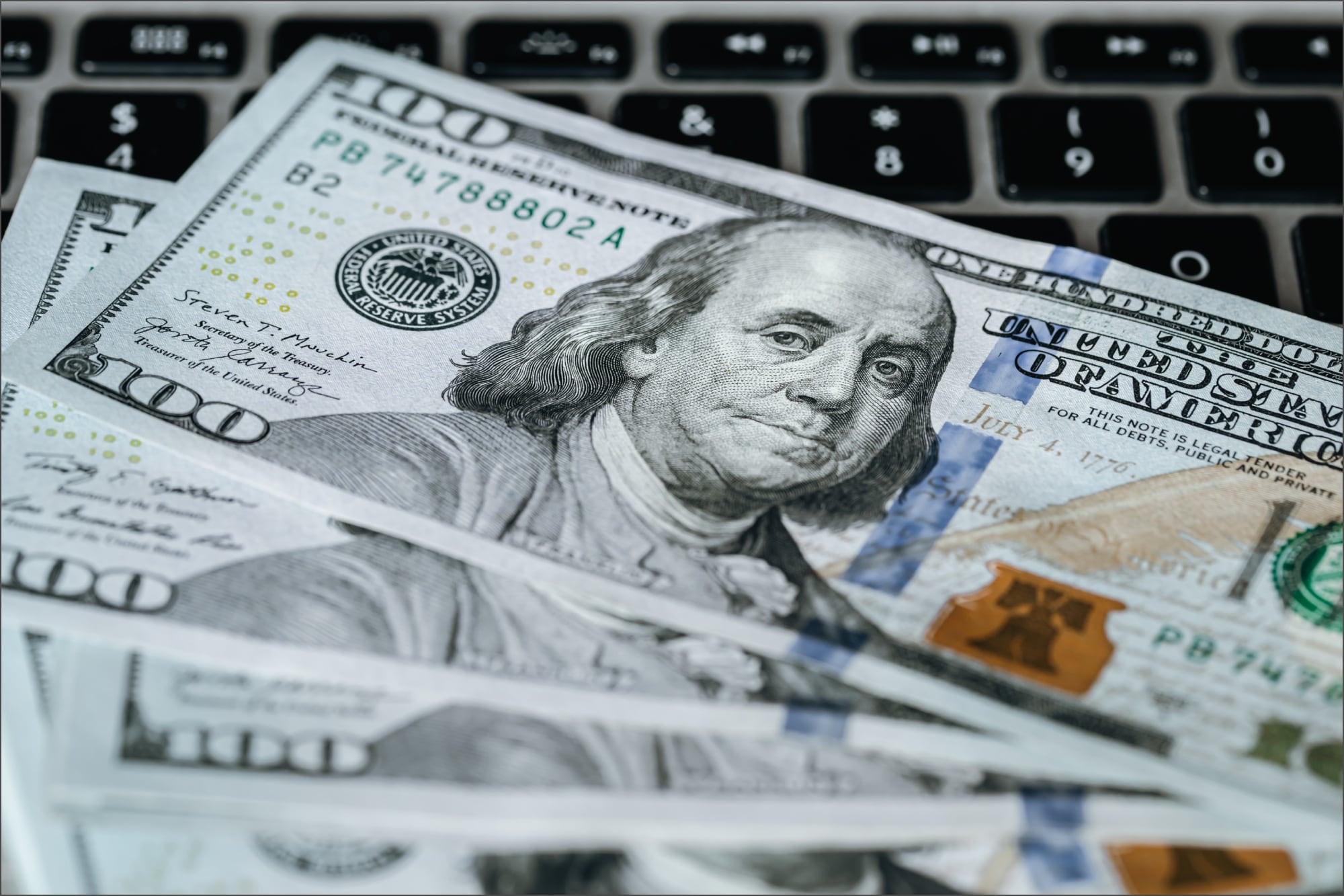 Dólar hoy: el oficial cotiza a $1520 y la brecha con el blue se mantiene estable