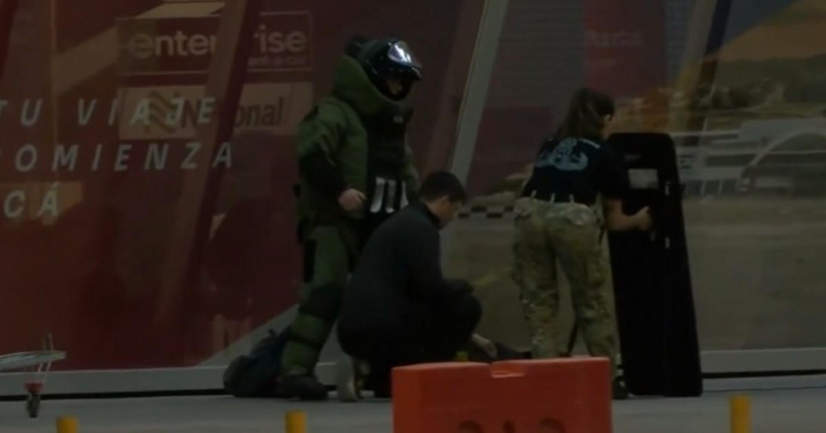 Aeropuerto de Rosario es evacuado