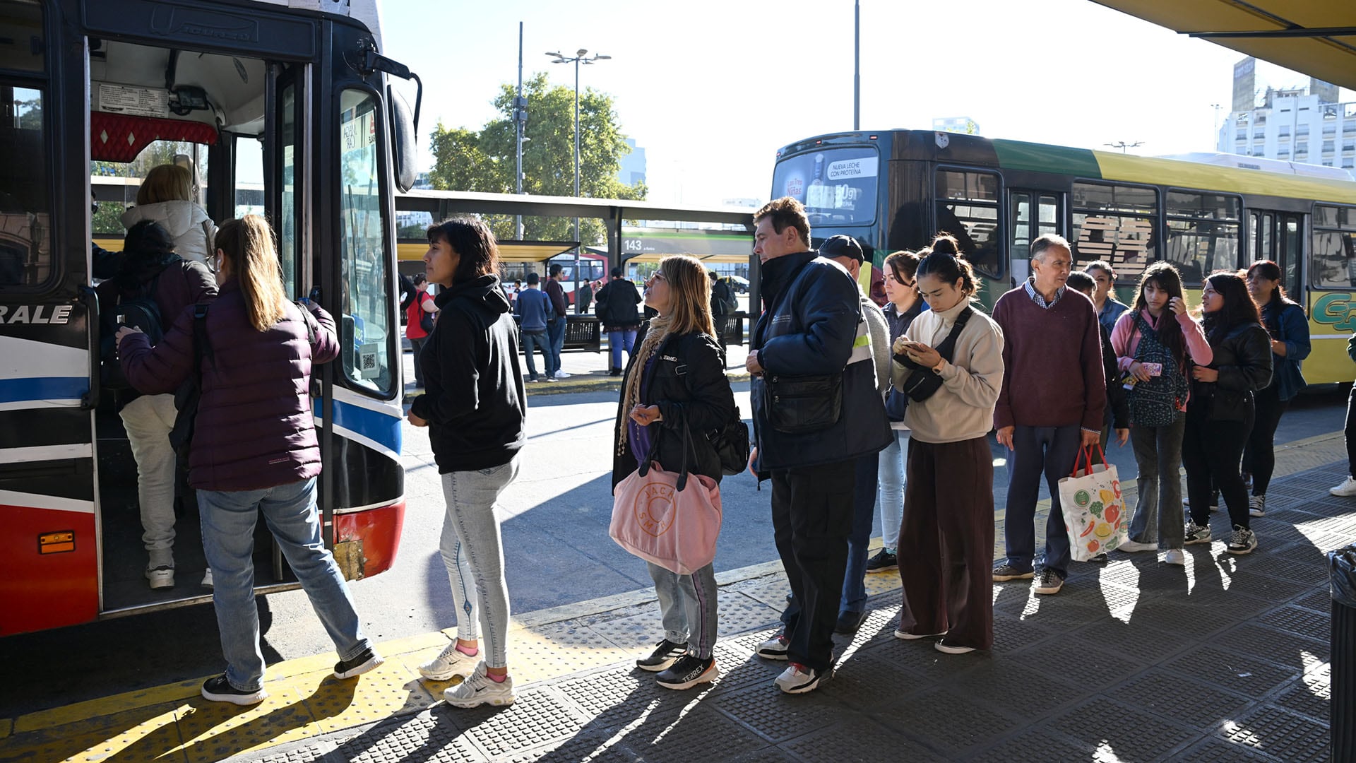 Disminuye el uso del transporte público en el AMBA