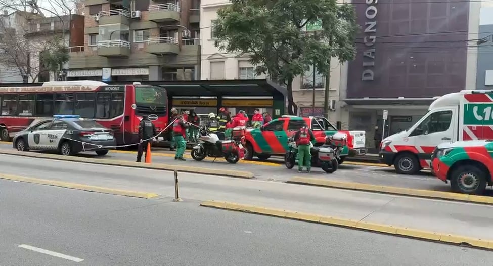 Mujer de 78 años muere arrastrada por Metrobús