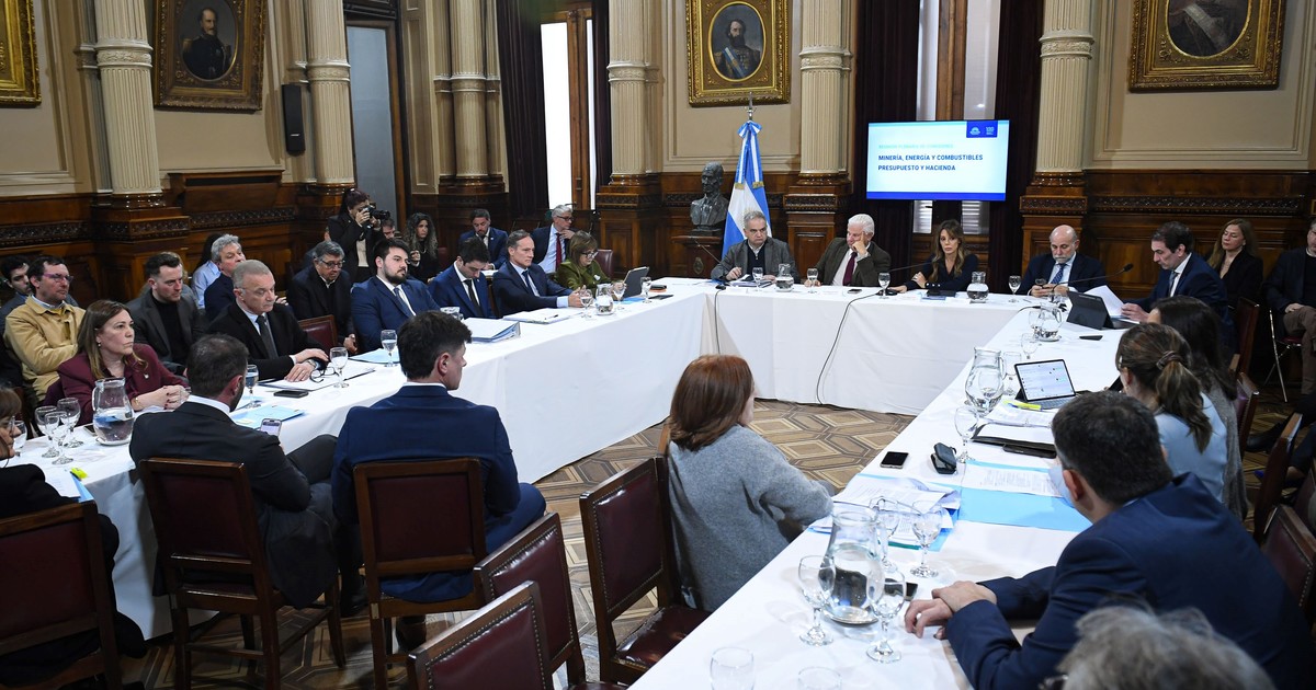 Oficialismo impulsa cambios