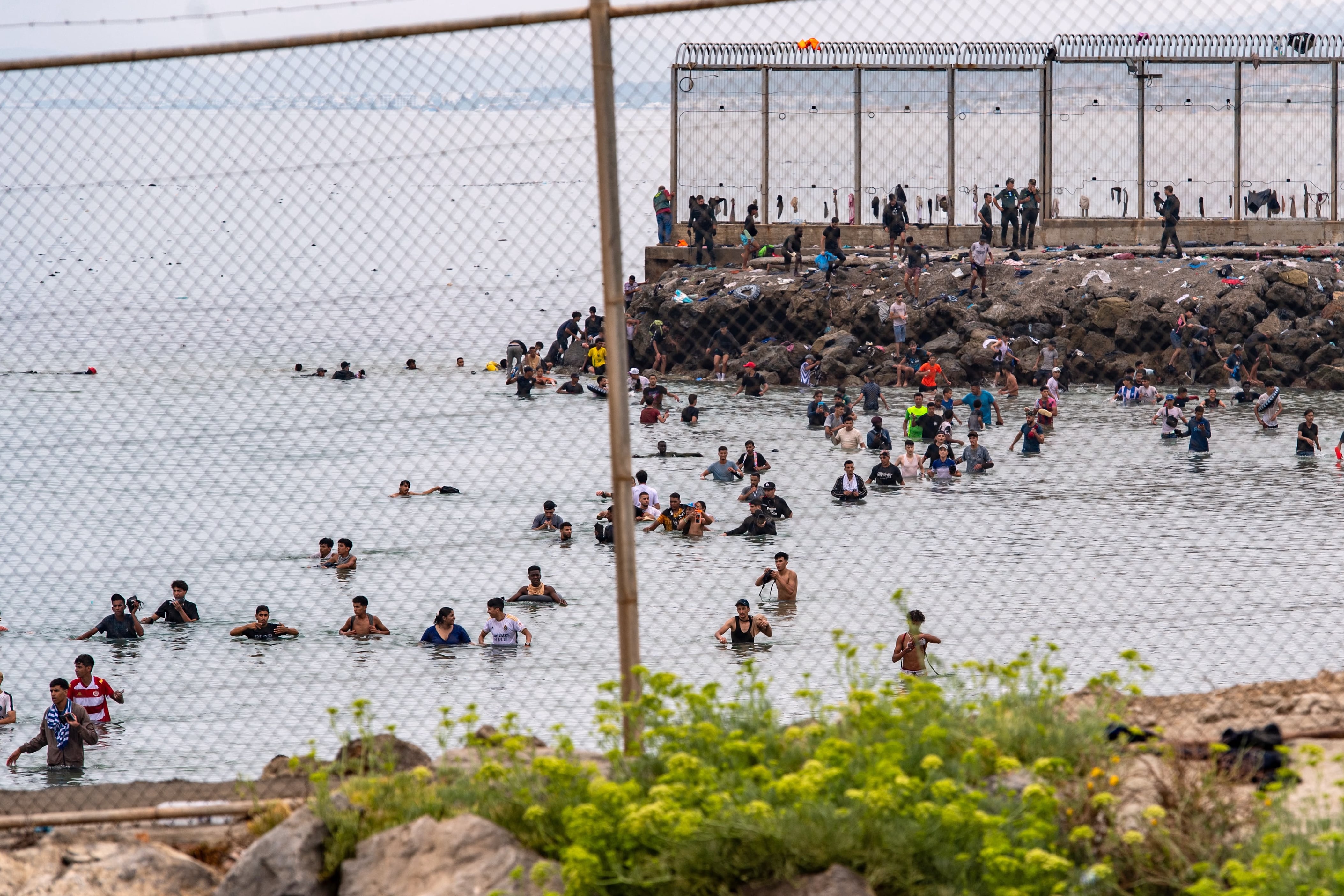 Informe atribuye a Marruecos la crisis de Ceuta y complica a Sánchez
