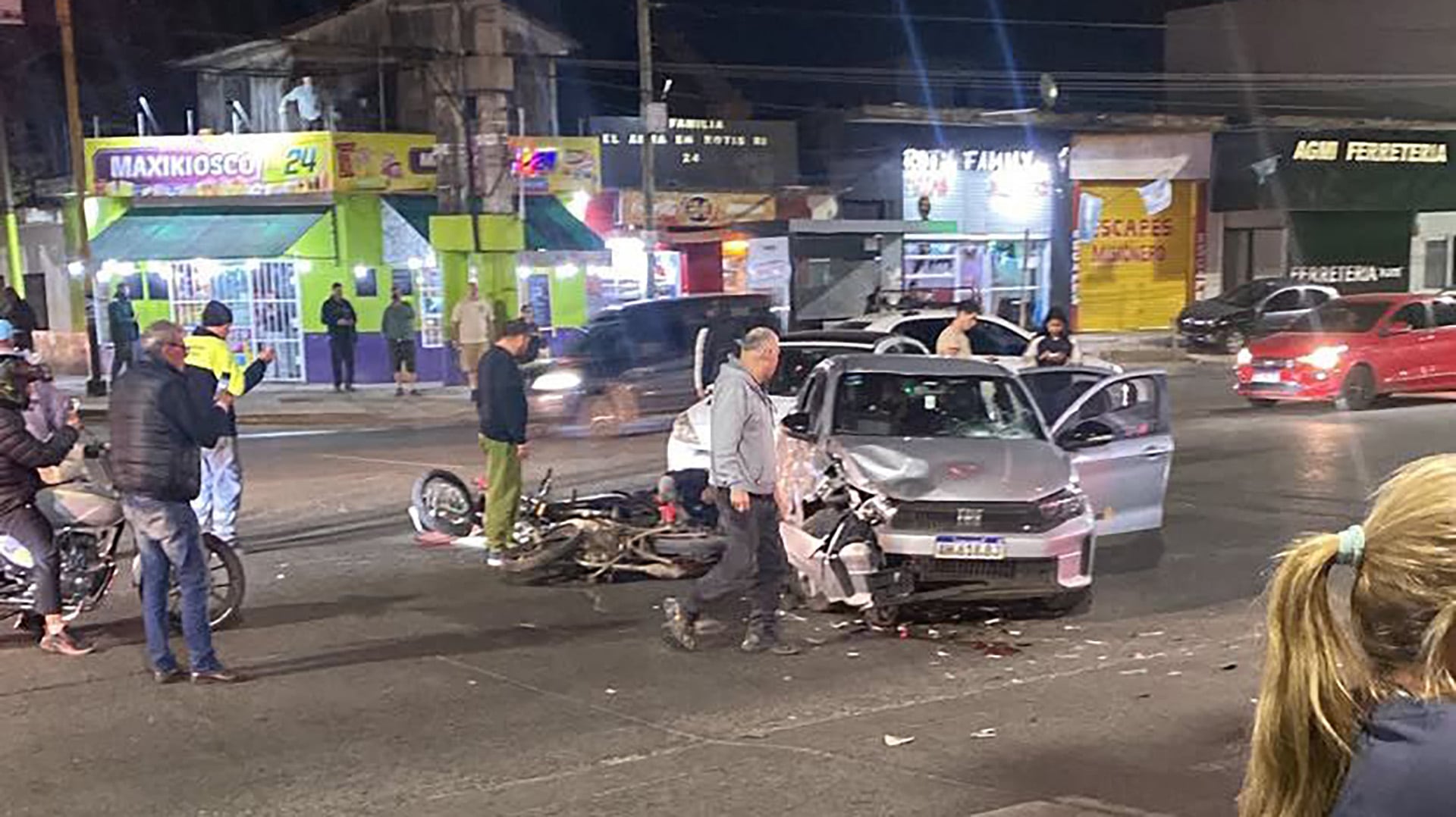 Murió un joven en choque múltiple en Grand Bourg; su pareja está en coma