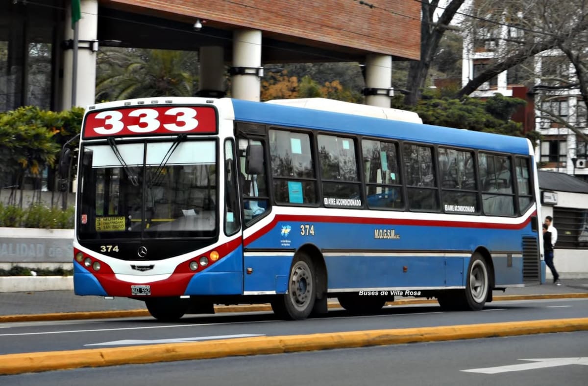 Cuatro líneas de colectivos del Conurbano retoman servicio